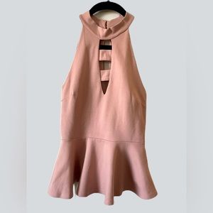 Beautiful salmon color sleeveless mock neck top by Windsor.